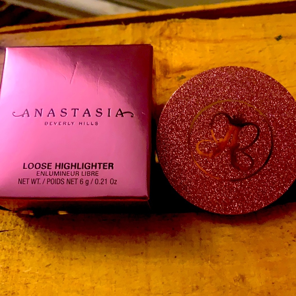 Anastasia Loose Highlighter in Peach Fizz